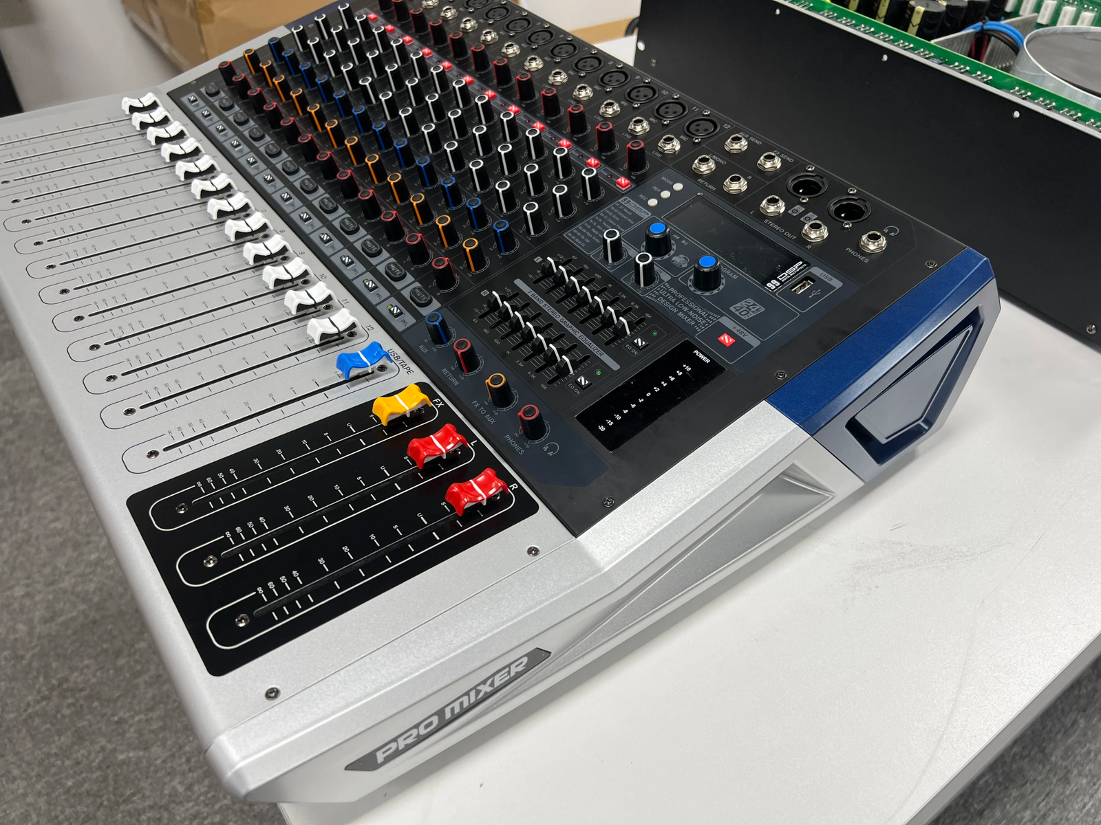 True Tone kv 120 12 channels powered mixer -pro mixer